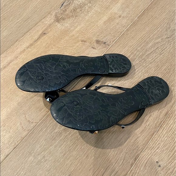 Valentino Garavani Rockstud Bow Jelly - Picture 5 of 5